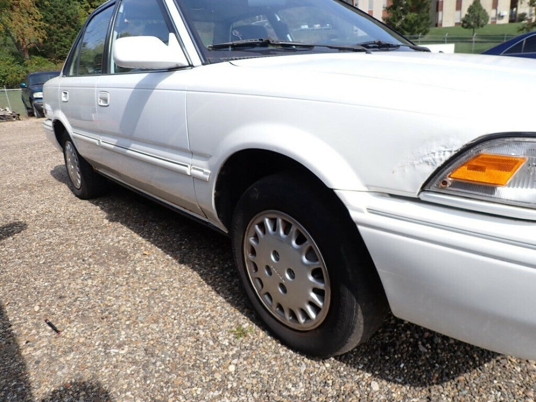 1991 Toyota Corolla LE - photo 2