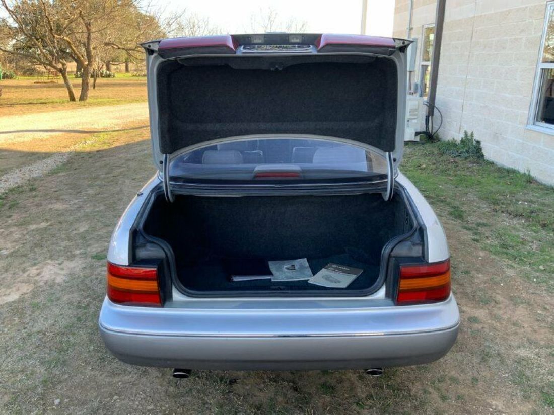 1991 Lexus LS 400 Luxury Sedan 4dr Sedan - photo 4