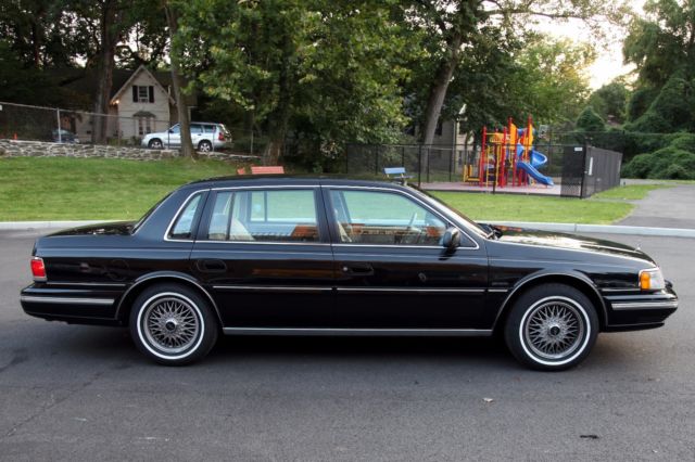 1991 Lincoln Continental Signature Sedan 4-Door - photo 10