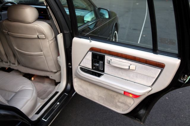 1991 Lincoln Continental Signature Sedan 4-Door - photo 13