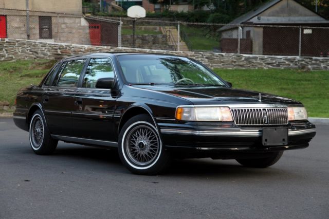 1991 Lincoln Continental Signature Sedan 4-Door - photo 4
