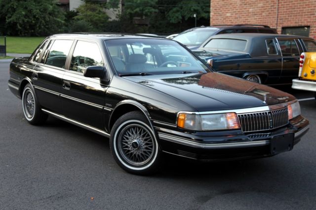 1991 Lincoln Continental Signature Sedan 4-Door - photo 9