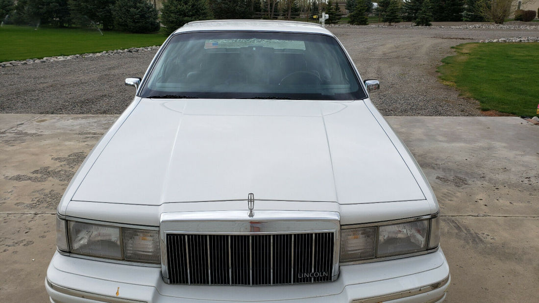 1991 Lincoln Town Car Congressional Town Sedan model - photo 5