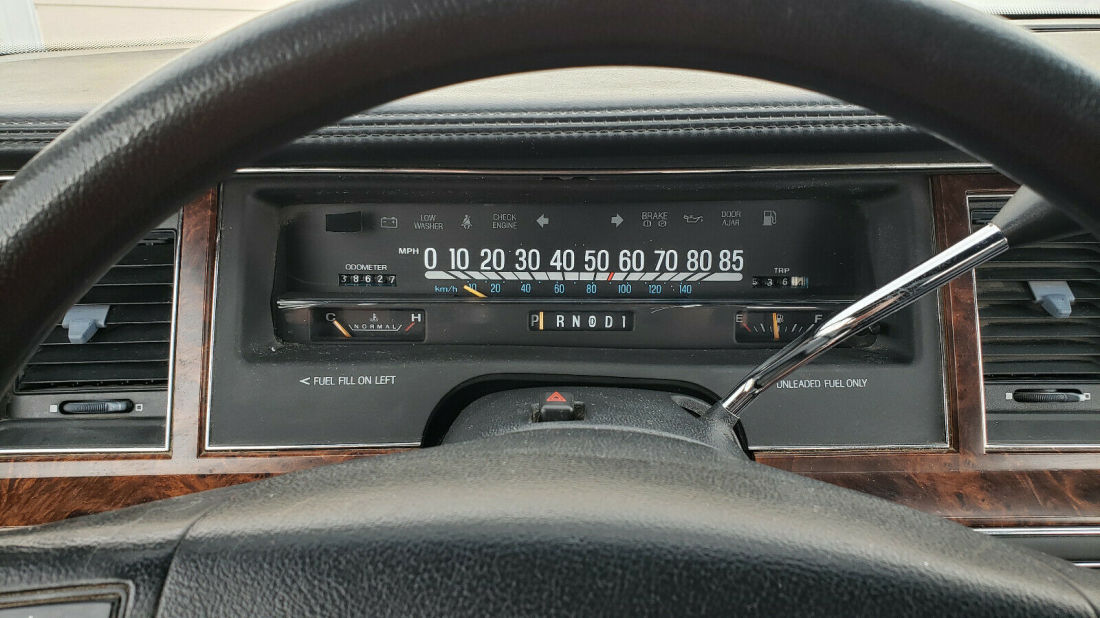 1991 Lincoln Town Car Congressional Town Sedan model - photo 9
