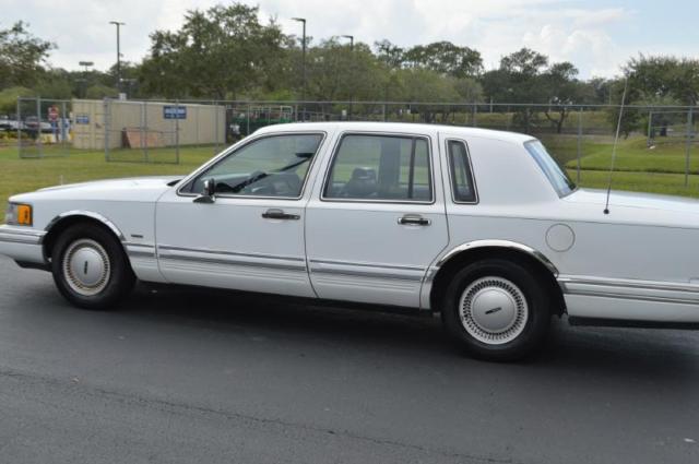 1991 Lincoln Town Car EXECUTIVE - photo 4
