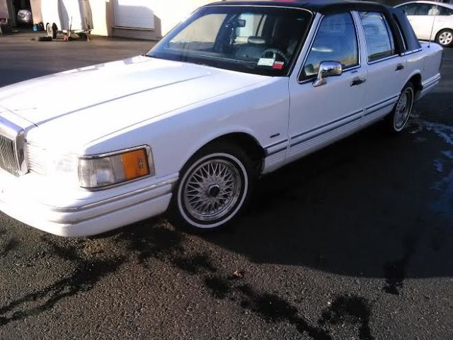 1991 Lincoln Town Car - photo 2
