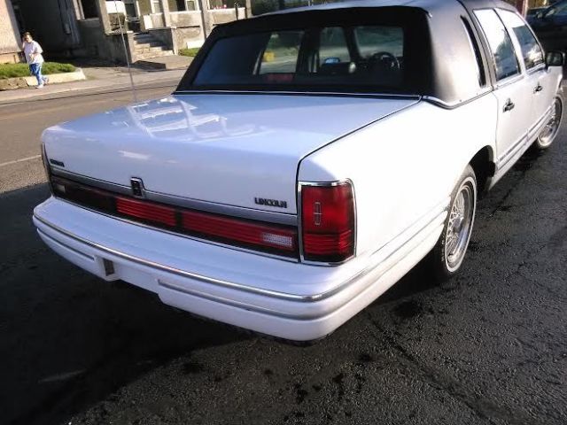1991 Lincoln Town Car - photo 3