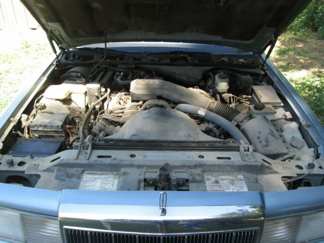 1991 Lincoln Town Car - photo 2