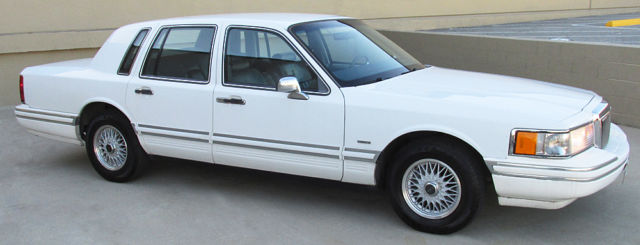 1991 Lincoln Town Car Executive - photo 10