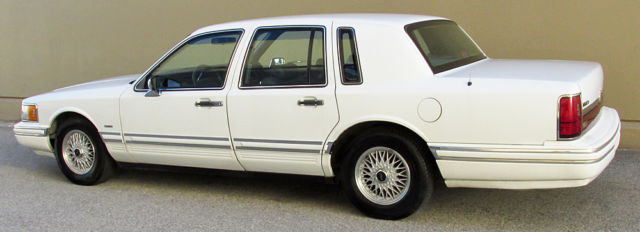 1991 Lincoln Town Car Executive - photo 8