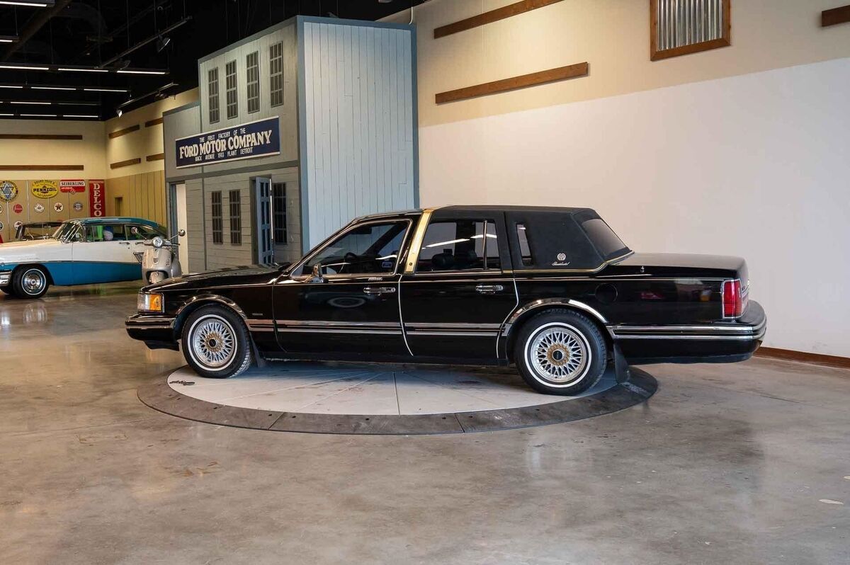 1991 Lincoln Town Car Presidential - photo 6