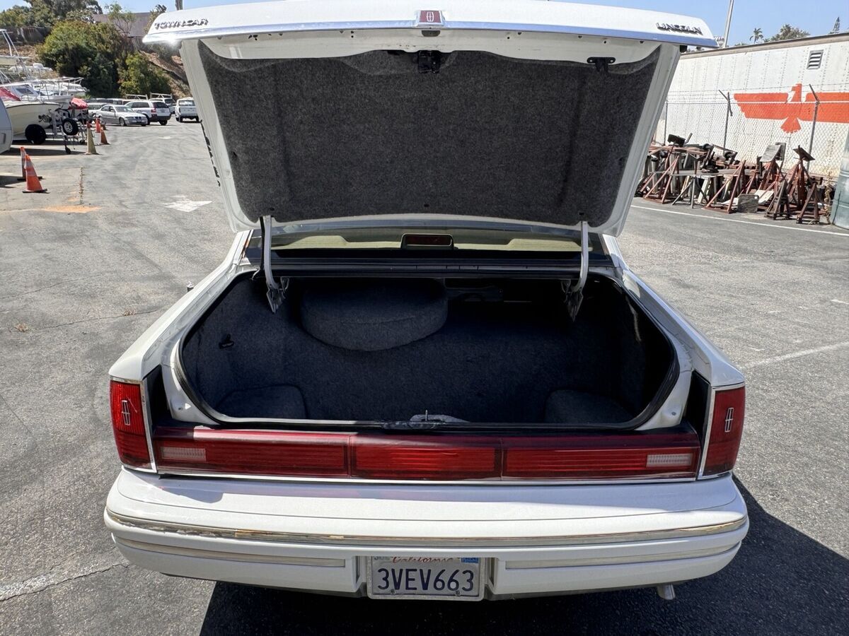 1991 Lincoln Town Car EXECUTIVE - photo 10