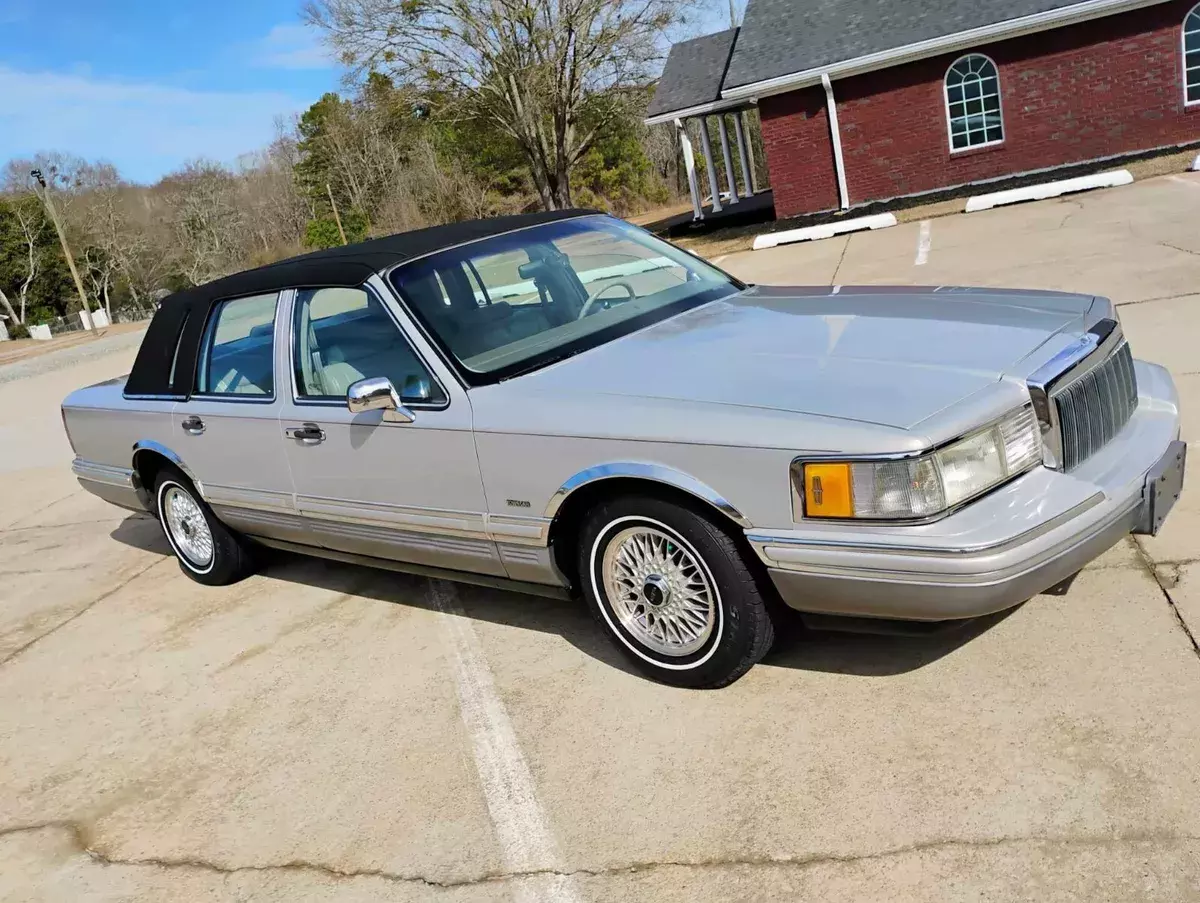 1991 Lincoln Town Car Signature 1991 Lincoln Town Car SIGNATURE