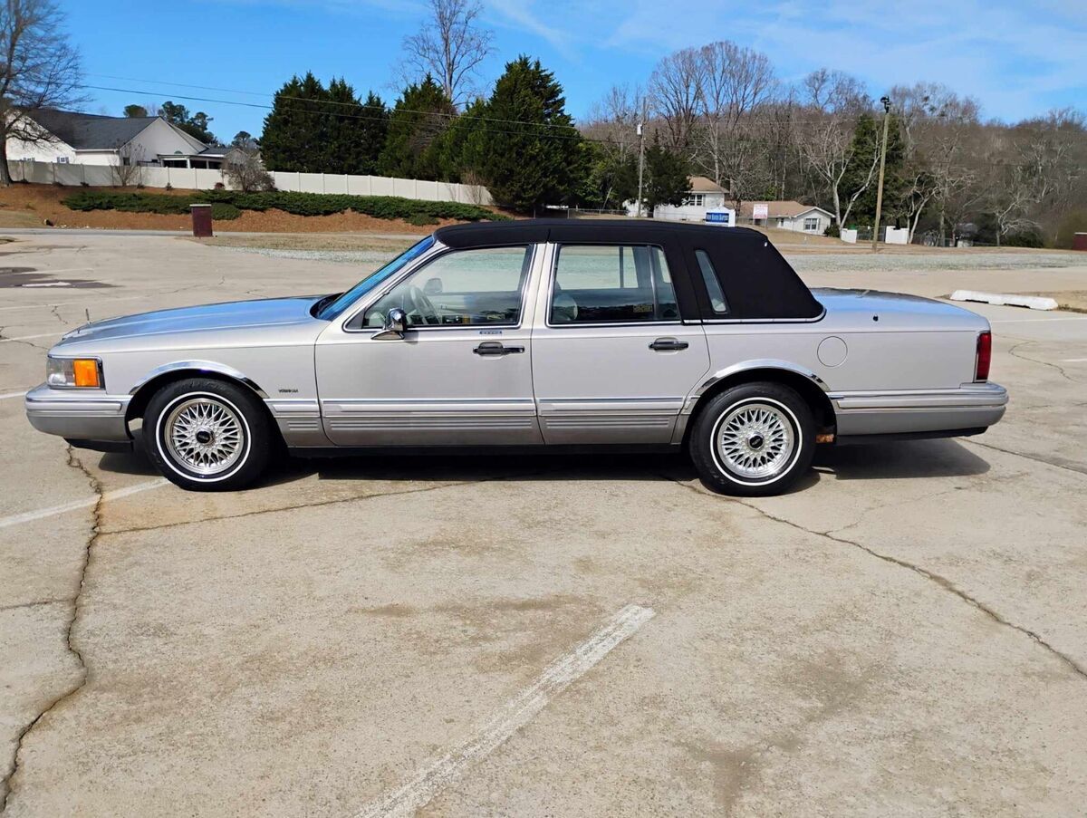 1991 Lincoln Town Car SIGNATURE - photo 11