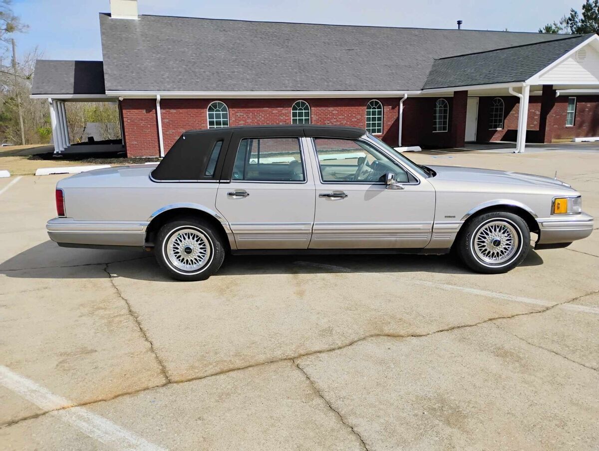 1991 Lincoln Town Car SIGNATURE - photo 12
