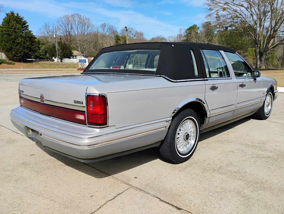 1991 Lincoln Town Car SIGNATURE - photo 6