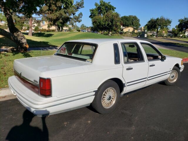 1991 Lincoln Town Car signature series - photo 2
