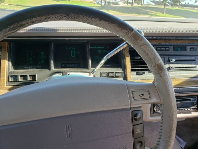 1991 Lincoln Town Car signature series - photo 3