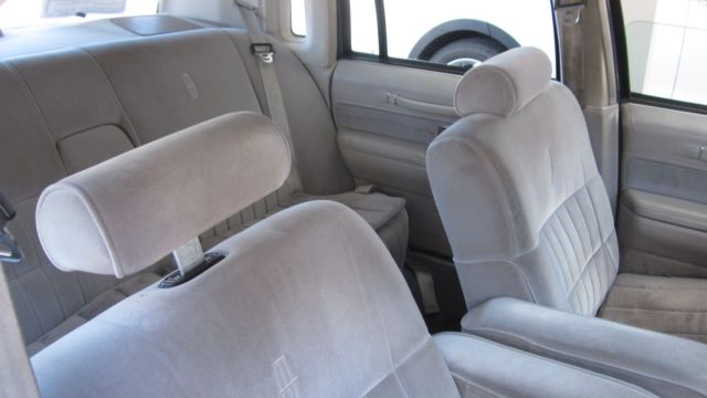 1991 Lincoln Town Car - photo 2