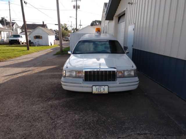 1991 Lincoln Town Car Town Car Executive - photo 2