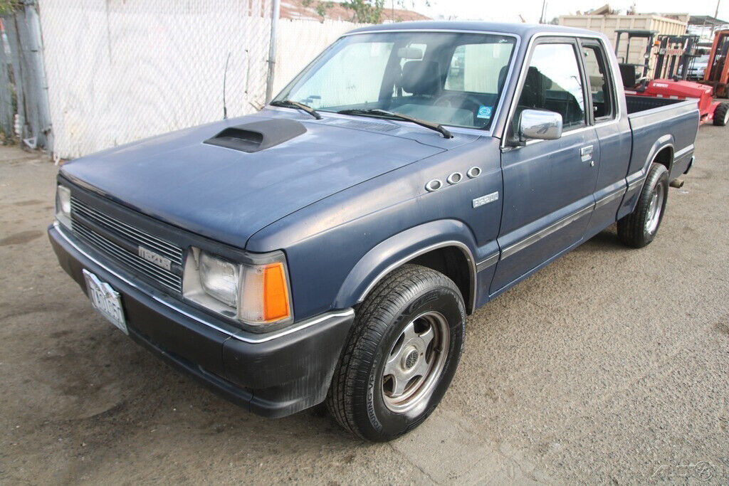1991 Mazda B-Series Pickups B2200 - photo 2