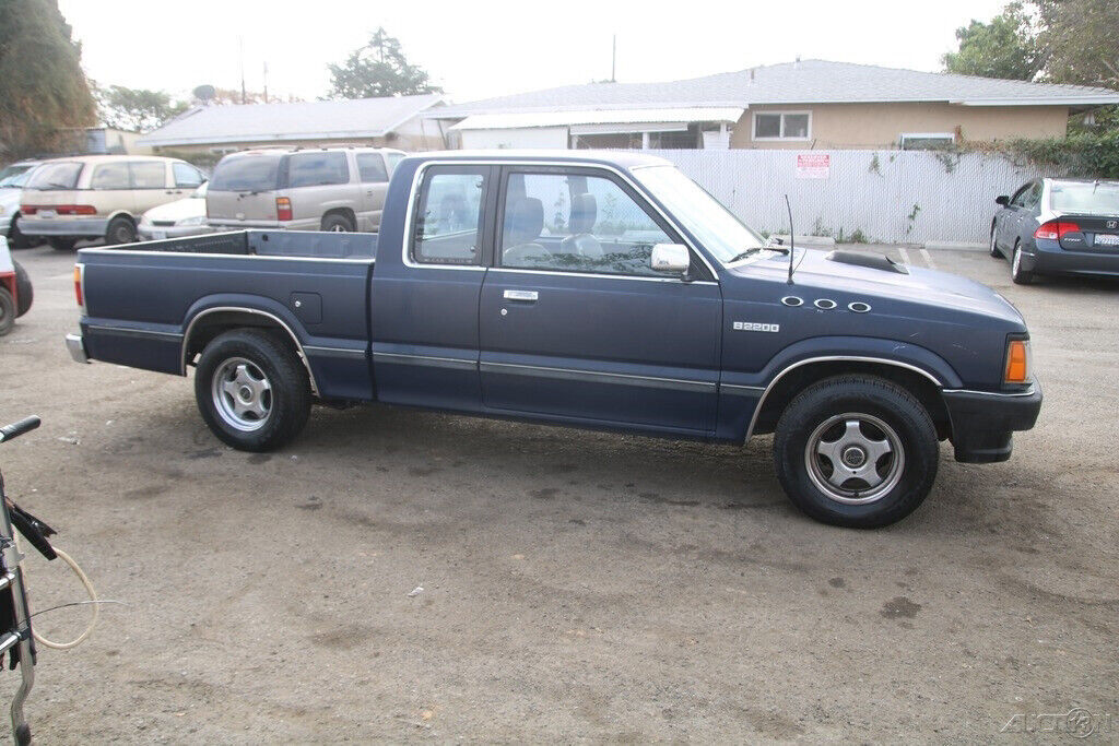 1991 Mazda B-Series Pickups B2200 - photo 7