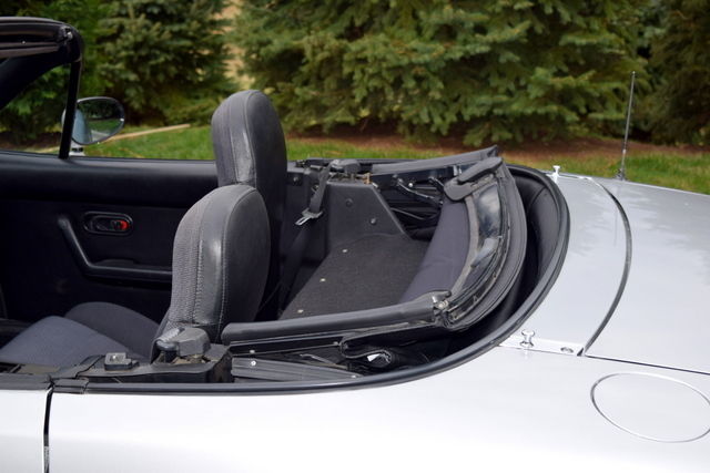 1991 Mazda MX-5 Miata Base 2 door convertible - photo 9