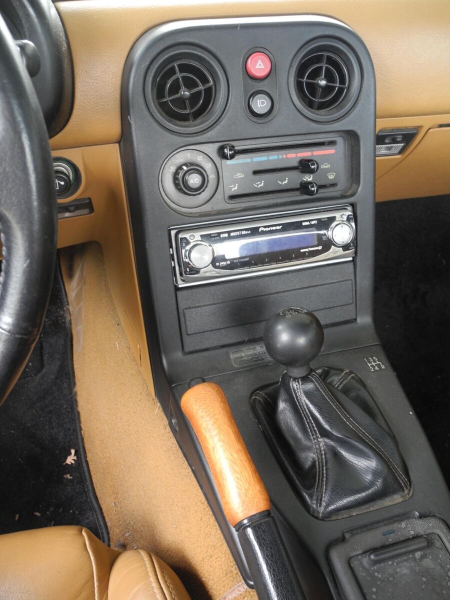 1991 Mazda MX-5 Miata BRG Special Edition Biscuit Leather Interior - photo 10