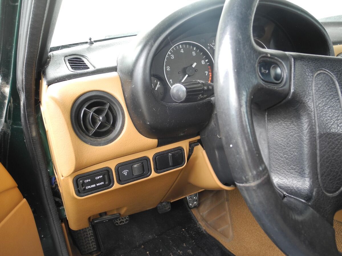 1991 Mazda MX-5 Miata BRG Special Edition Biscuit Leather Interior - photo 11