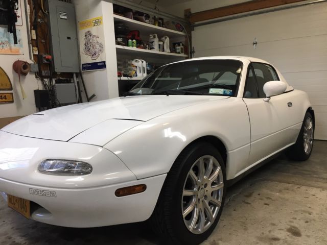 1991 Mazda MX-5 Miata 5 speed w/ hard top