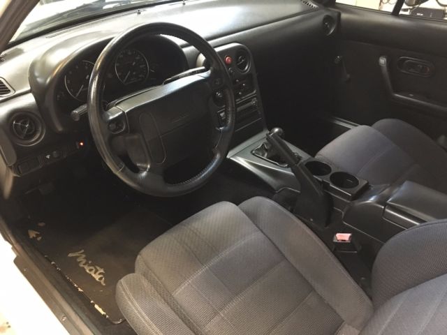 1991 Mazda MX-5 Miata 5 speed w/ hard top - photo 10
