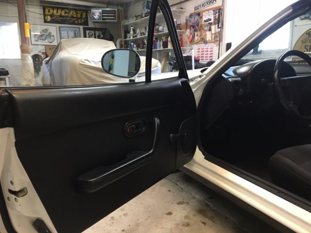 1991 Mazda MX-5 Miata 5 speed w/ hard top - photo 11