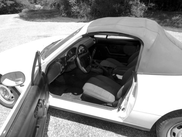 1991 Mazda MX-5 Miata Convertible - photo 4