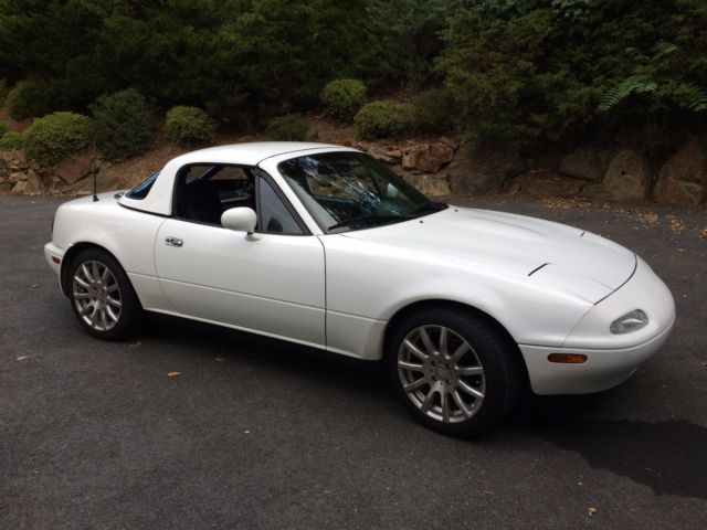 1991 Mazda Miata MX5 w/ hard top, very low miles 1991 Mazda MX-5 Miata