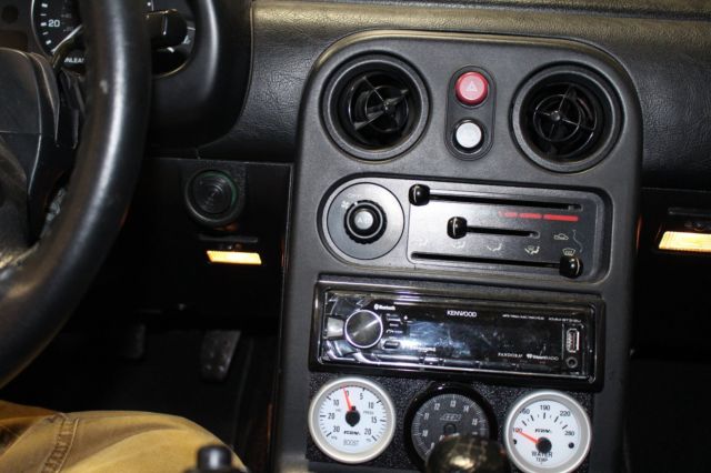 1991 Mazda MX-5 Miata Base Convertable 2-Door - photo 11
