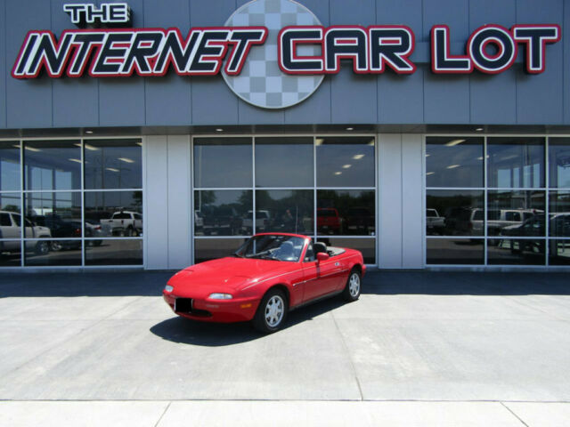 1991 Mazda MX-5 Miata, Red with 67493 Miles available now! 1991 Mazda MX-5 Miata 2dr Coupe Convertible