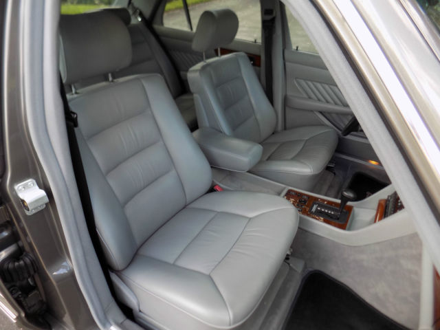 1991 Mercedes-Benz 300-Series - photo 9