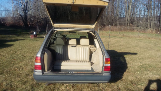 1991 Mercedes-Benz 300-Series Estate Wagon 4-Matic - photo 11