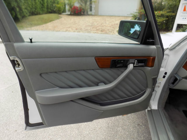 1991 Mercedes-Benz 400-Series - photo 11