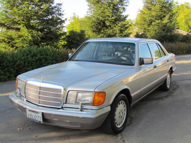 1991 Mercedes-Benz SL-Class Luxury Sedan - photo 2