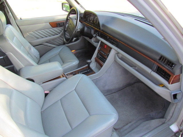 1991 Mercedes-Benz SL-Class Luxury Sedan - photo 8