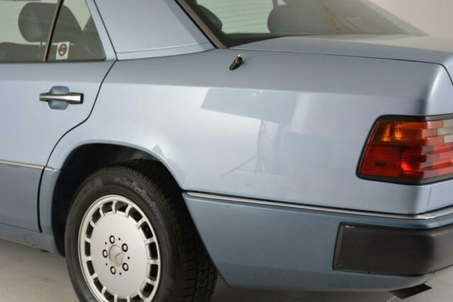 1991 Mercedes-Benz 300-Series 1-Owner !!! Clean Carfax !!! Turbo Diesel !!! - photo 10