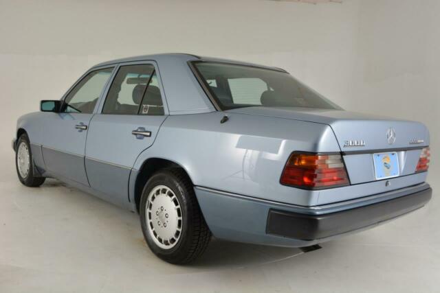 1991 Mercedes-Benz 300-Series 1-Owner !!! Clean Carfax !!! Turbo Diesel !!! - photo 5