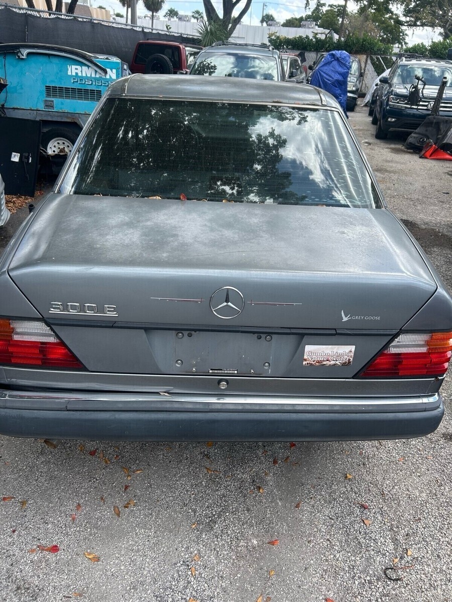 1991 Mercedes-Benz 300-Series E - photo 6