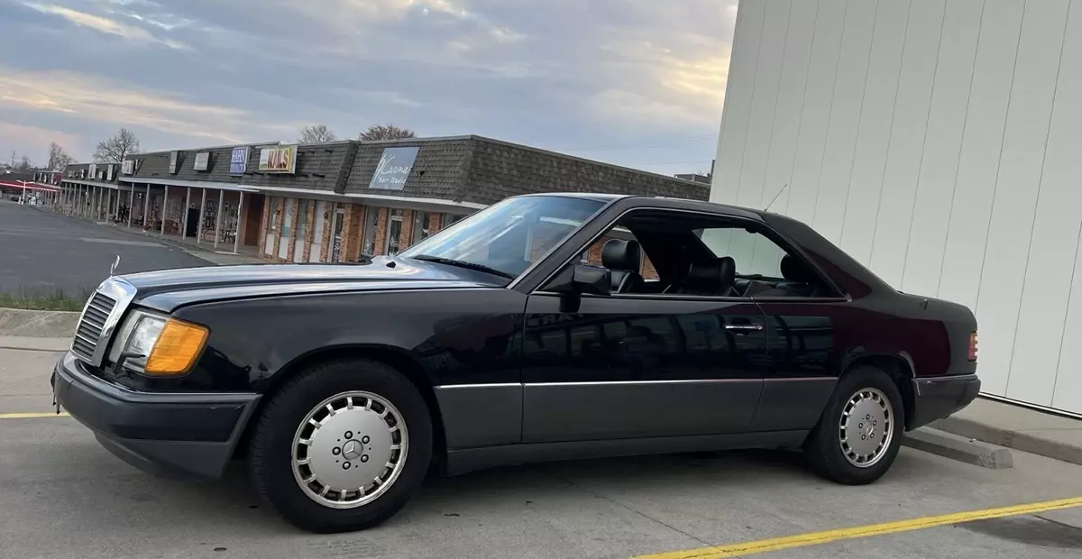 1991 Mercedes-Benz 300CE Coupe Black CE 1991 Mercedes-Benz E-Class CE