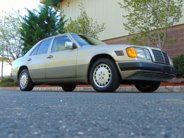 1991 Mercedes-Benz 300-Series