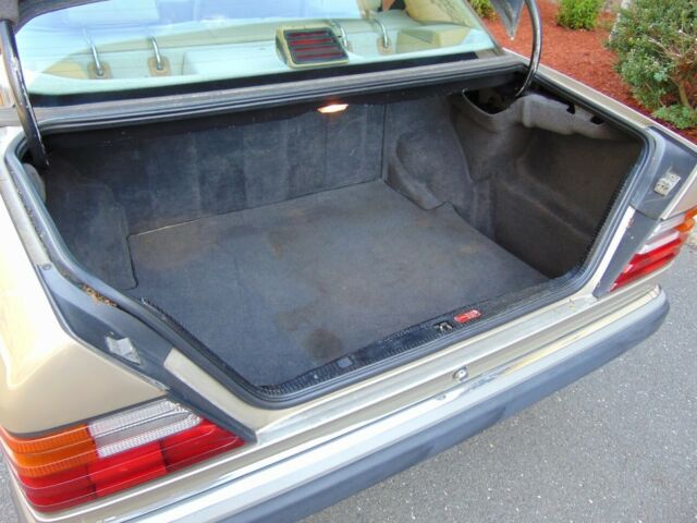 1991 Mercedes-Benz 300-Series - photo 13