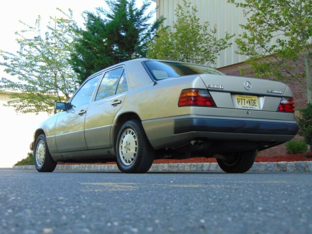 1991 Mercedes-Benz 300-Series - photo 5