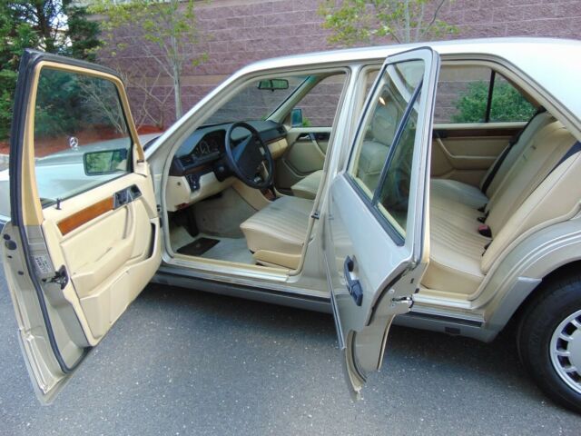 1991 Mercedes-Benz 300-Series - photo 9