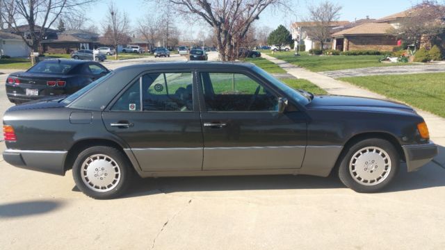 1991 Mercedes-Benz 300E 4-Door Sedan 1991 Mercedes-Benz 300-Series 4dr Sedan 30